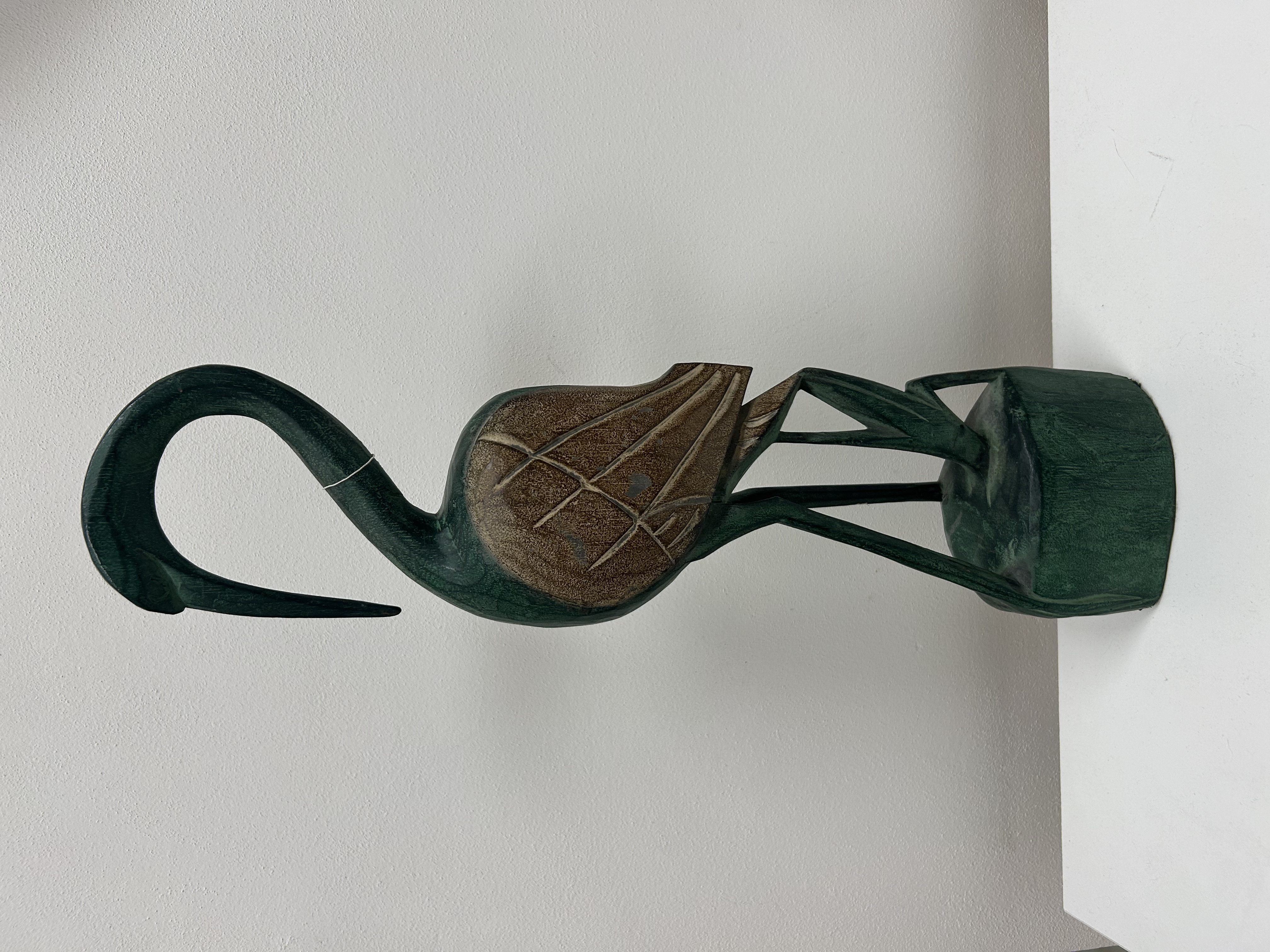 Dřevěná socha volavky — zelená