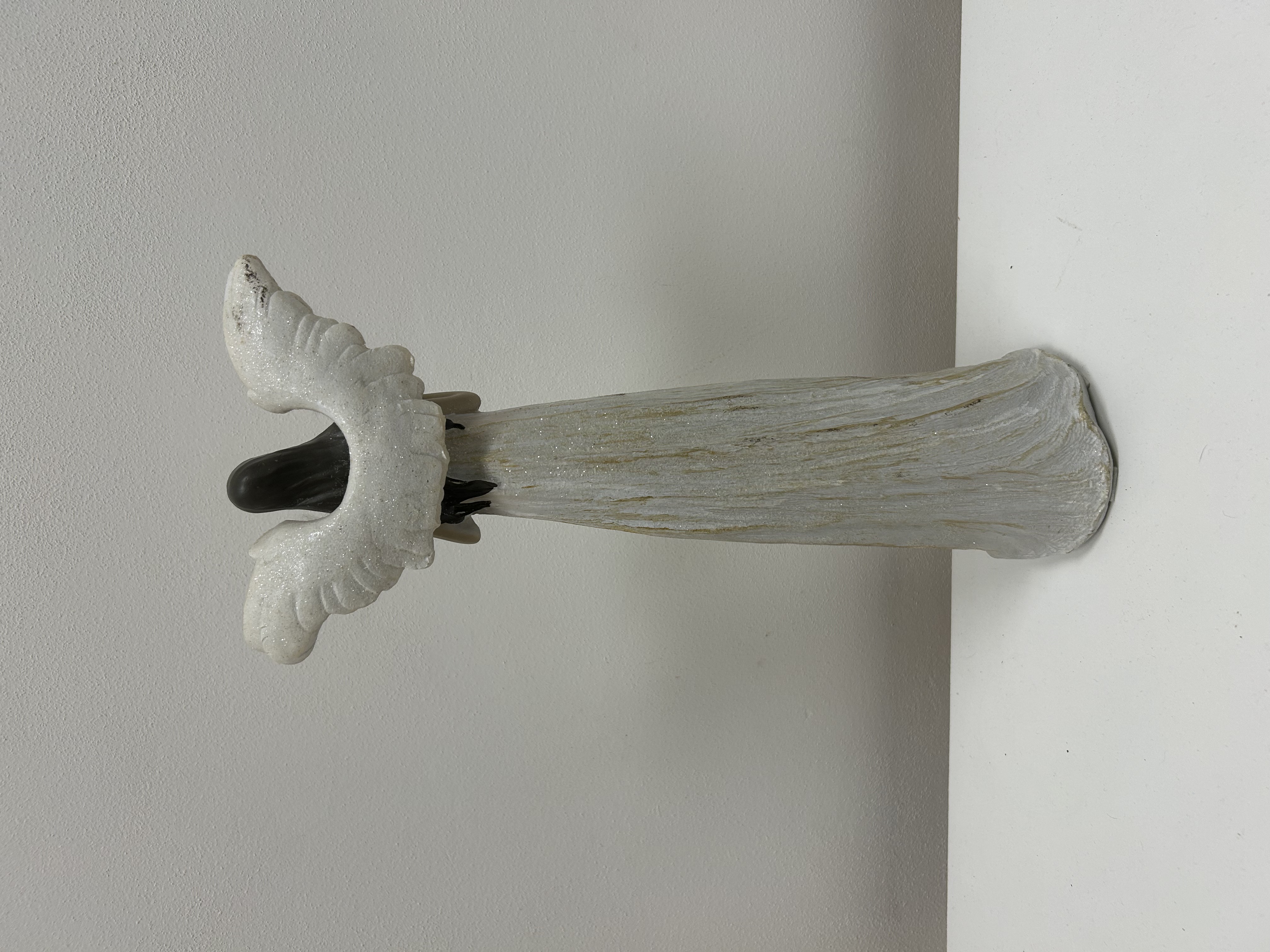 Andílek s mandolínou — bílý s třpytkami