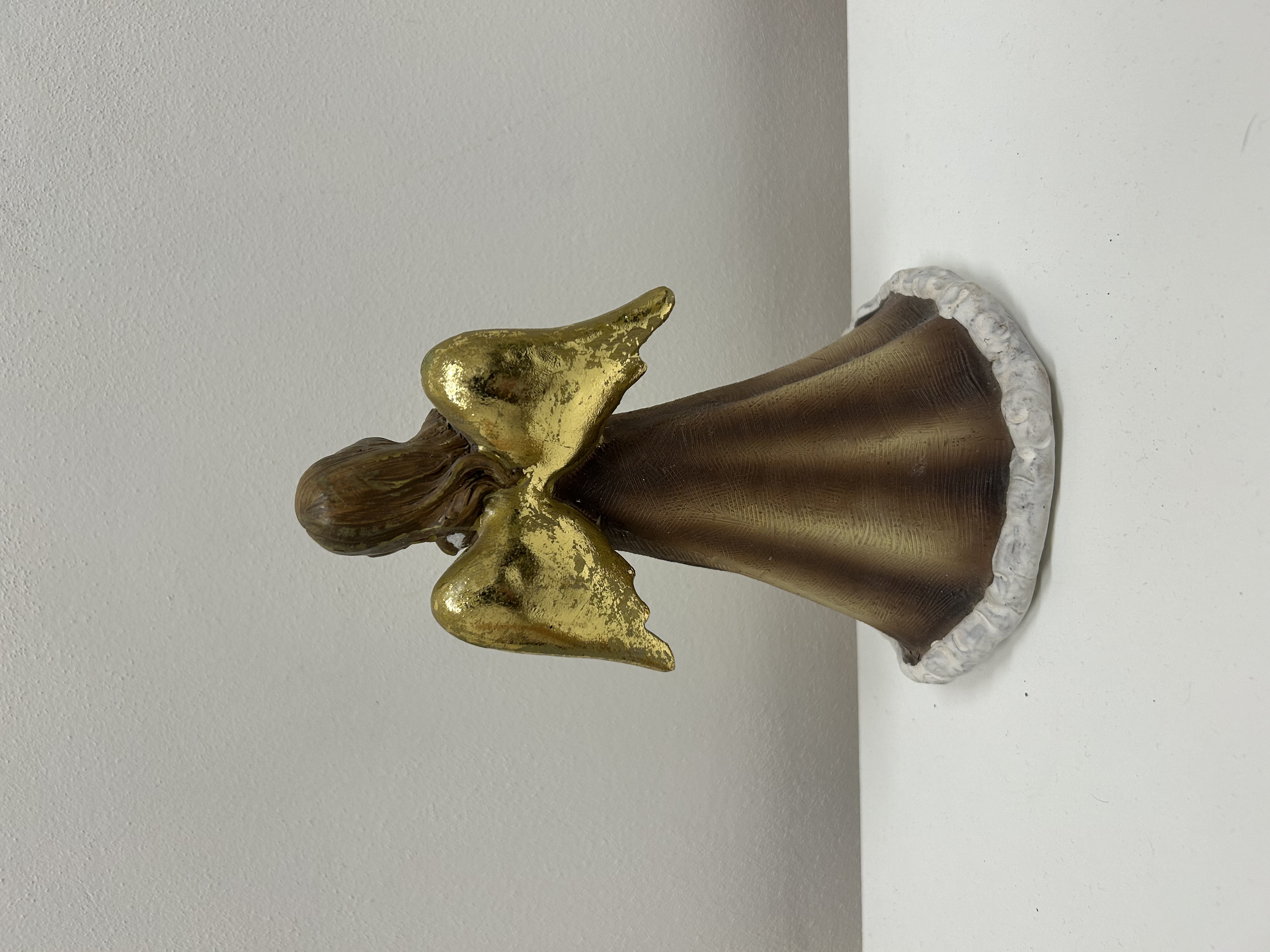 Andílek se zlatými křídly — malý